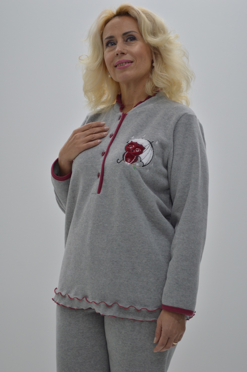 Pijama quentinho – bordado em coralina – Tamanhos grandes Pijama bordado mocho