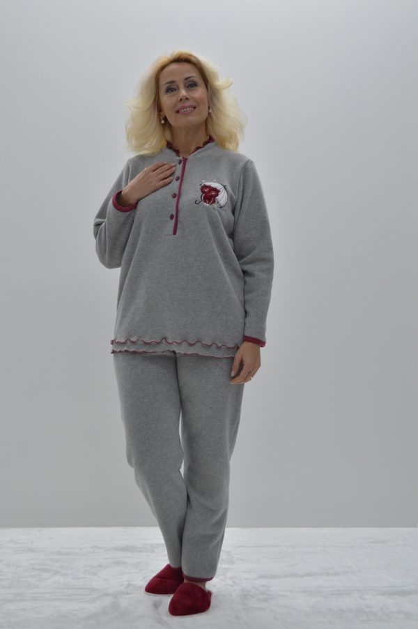Pijama bordado mocho