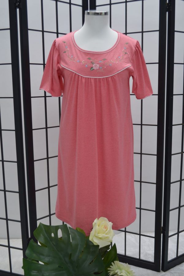 Camisa de dormir mangas borboletas bordado rosas, Coral