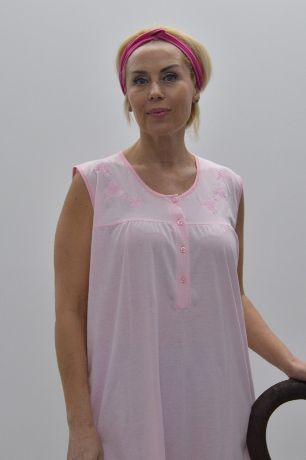 Camisa sem manga com escapulário e bordado, Rosa Camisa sem manga com escapulário e bordado, Rosa