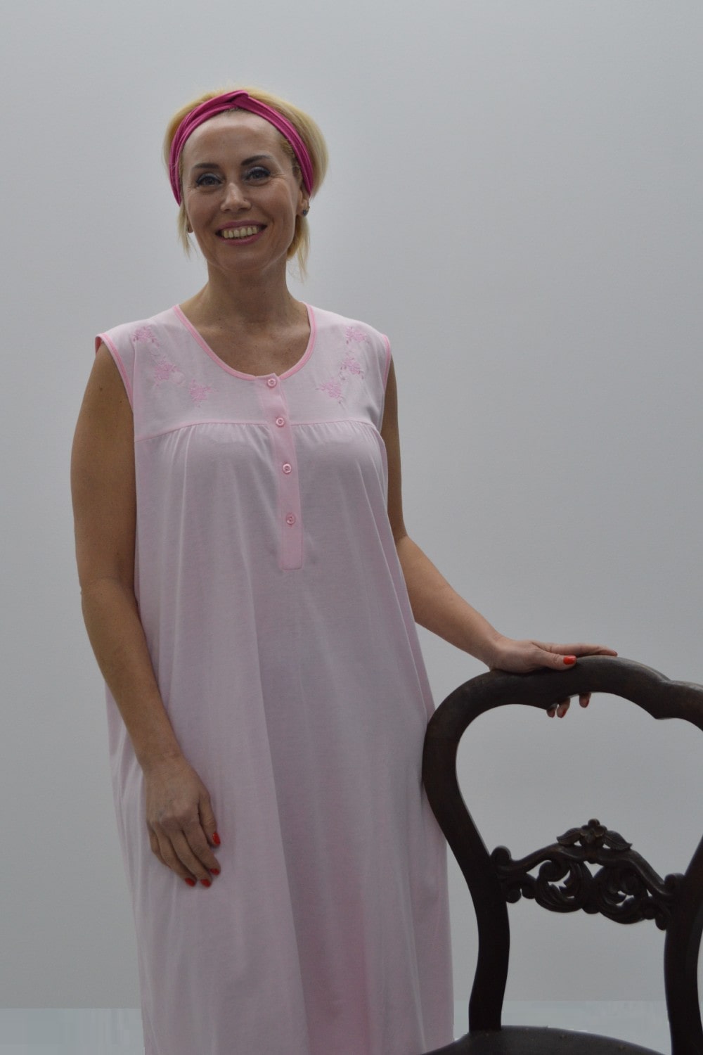 Camisa sem manga com escapulário e bordado, Rosa Camisa sem manga com escapulário e bordado, Rosa