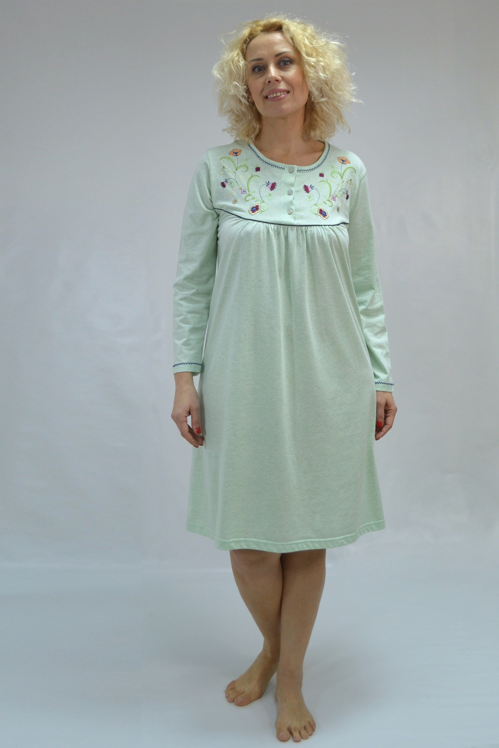 Camisa de dormir com bordado, Verde água