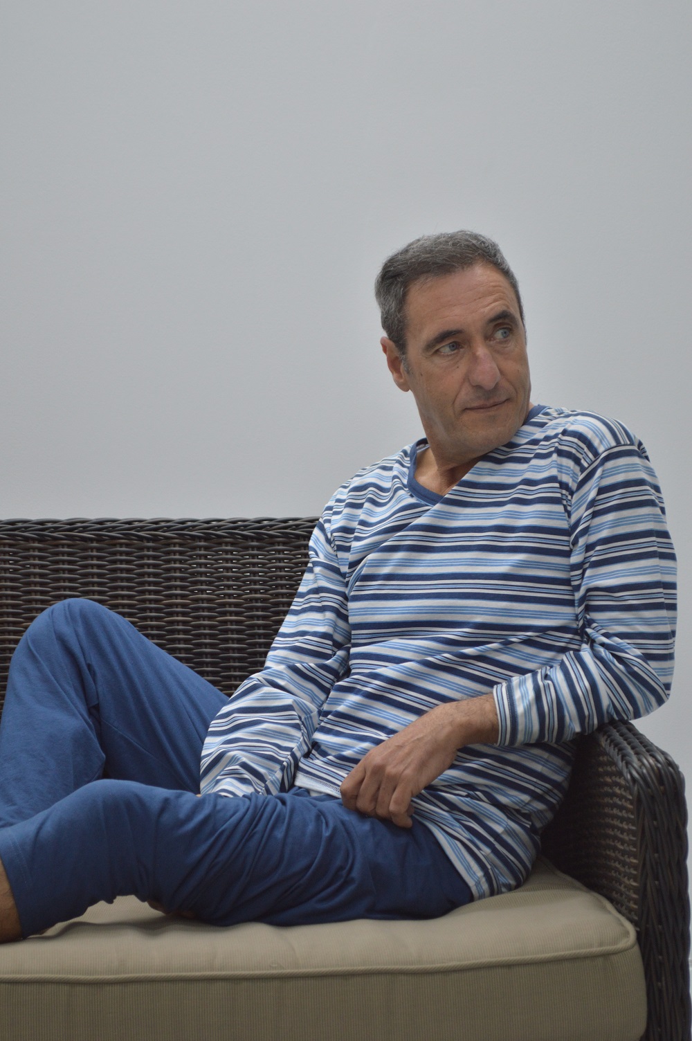 Pijama de homem decote em V