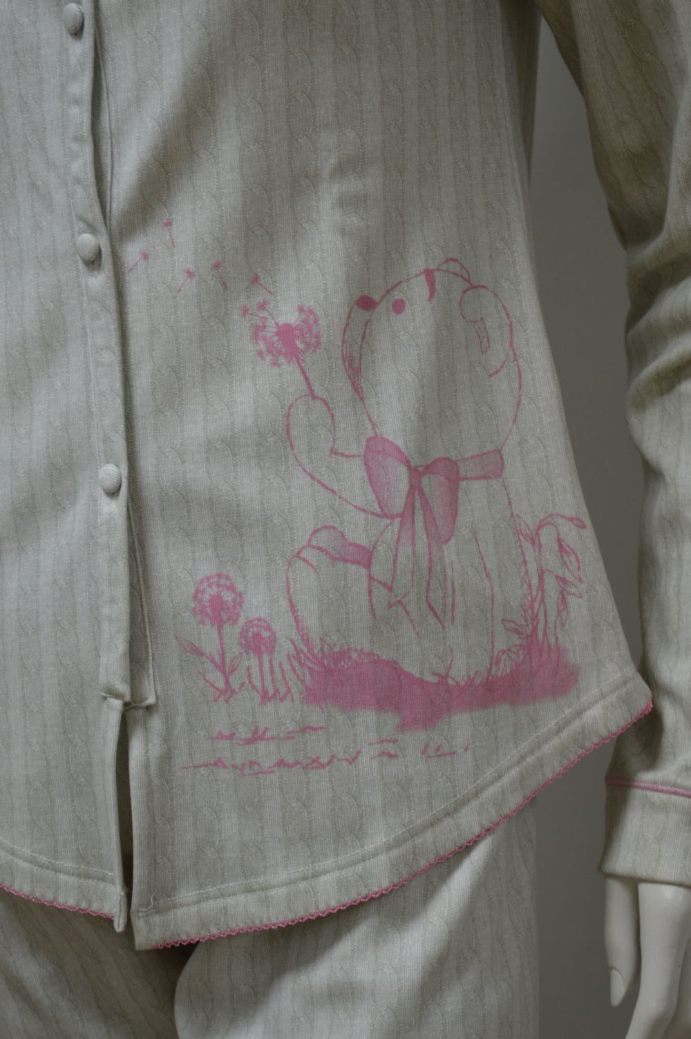 Pijama Mulher Casaco e Calça com Serigrafia, Estampado Pijama Mulher Casaco e Calça com Serigrafia, Estampado