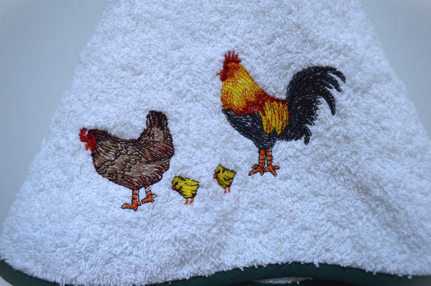 Pano de cozinha redondo, Bordado Galinhas Pano de cozinha redondo, Bordado Galinhas