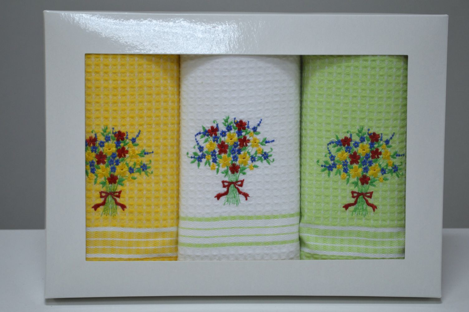 Conjunto de 3 panos em favo em caixa presente, Bordado ramo de Flores Conjunto de 3 panos em favo em caixa presente, Bordado ramo de Flores