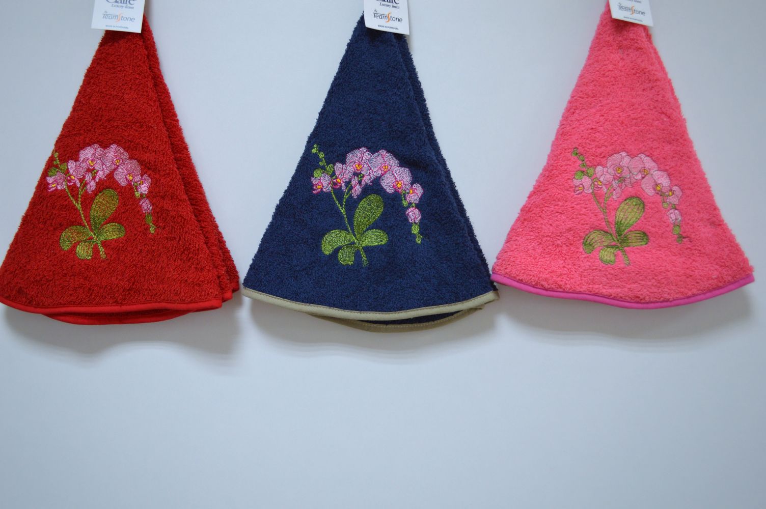 Pano de cozinha redondo, Bordado Orquídea, Vermelho, Marinho, Fucsia Pano de cozinha redondo, Bordado Orquídea, Vermelho, Marinho, Fucsia