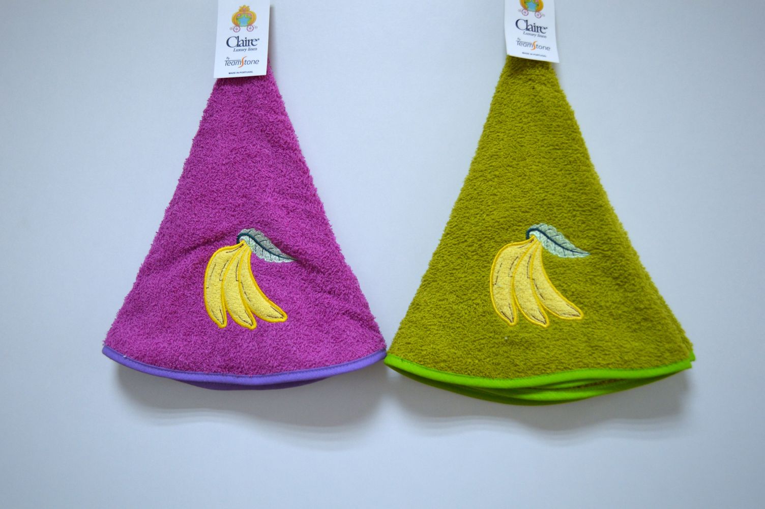 Pano de cozinha redondo, Bordado Bananas, Verde e Lilás Pano de cozinha redondo, Bordado Bananas, Verde e Lilás