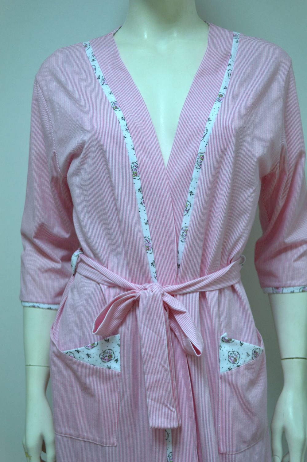 Robe modelo kimono, Riscas Robe modelo kimono, Riscas