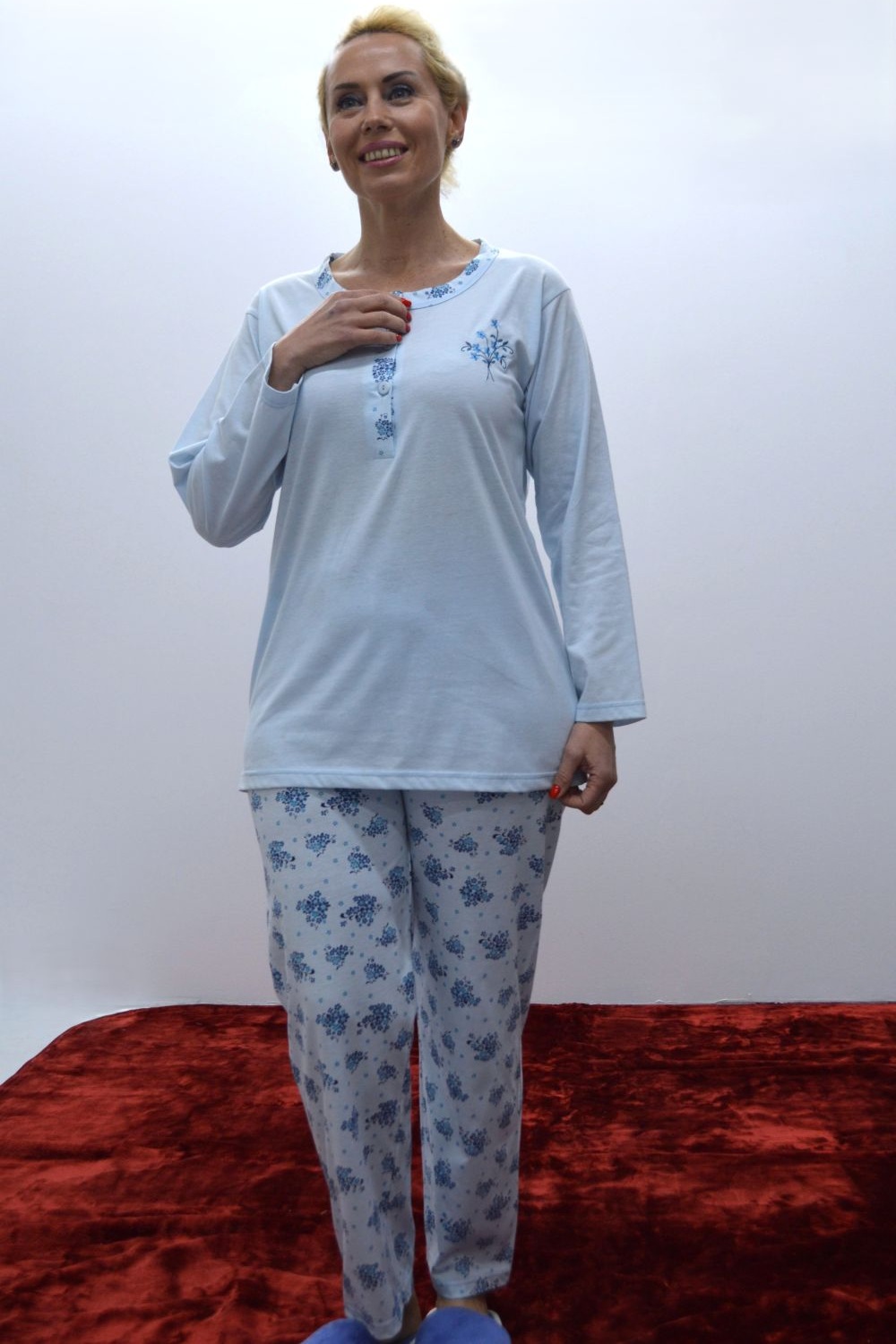 Pijama de senhora com bordado, Azul Pijama de senhora com bordado, Azul