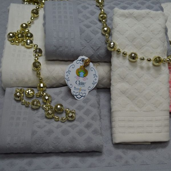 Toalhas de felpo 100% algodão com barra algodão ton/ton. Toque e acabamento velour. Vários tamanhos e cores. Produção sob consulta.