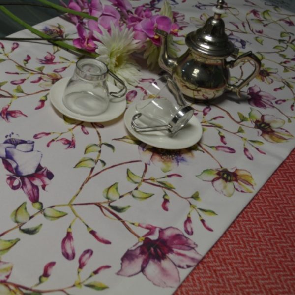 Caminho de mesa. Produção sob consulta.
