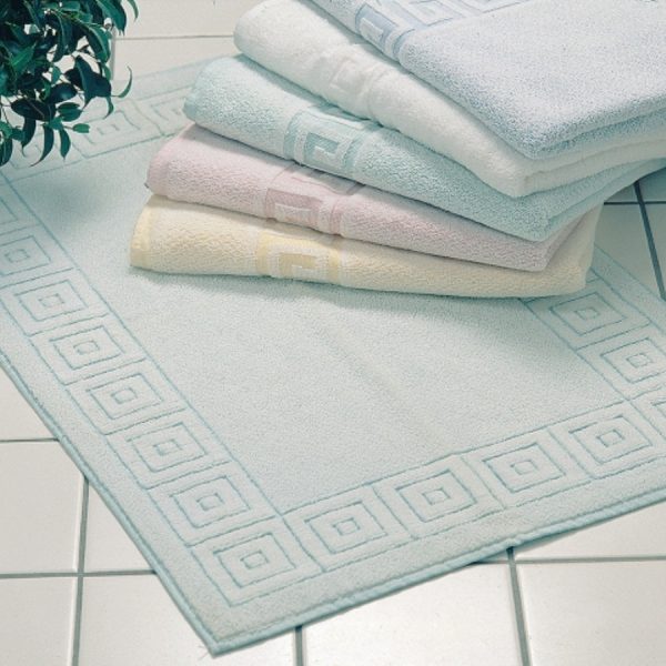 Tapete de banho com Barra Jacquard. Produção sob consulta. Foto ilustrativa.