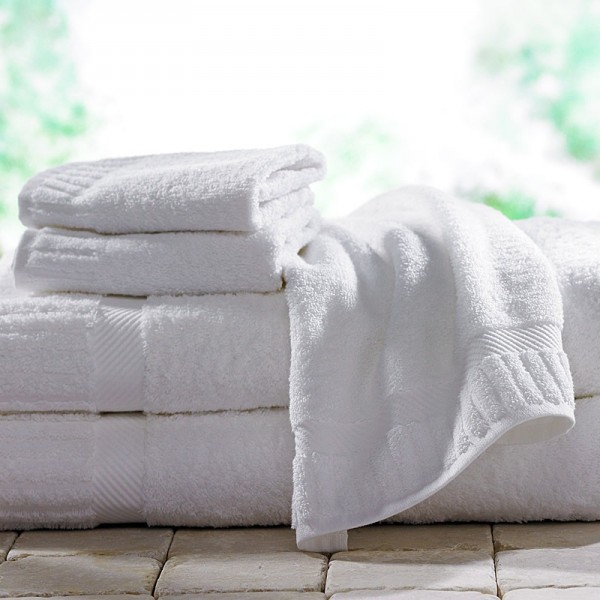 100% cotton terry towels with cotton ton / ton jacquard border. Hotel design. Bath and spa. Production under consultation. Ilustrative photo.
