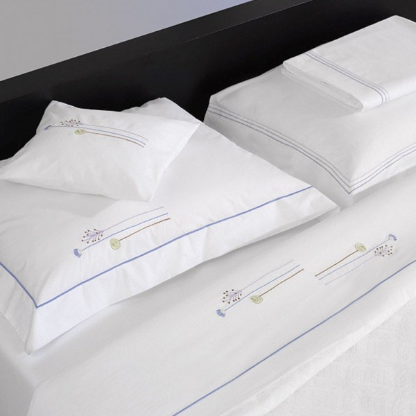 Flat sheet – Embroidered, pillow cases – embroidered, pillow cases and flat sheet with triple satin stitching. Production under consultation. Illustrative photo.